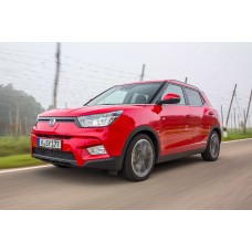 SSANGYONG TIVOLI CELNE SKLO